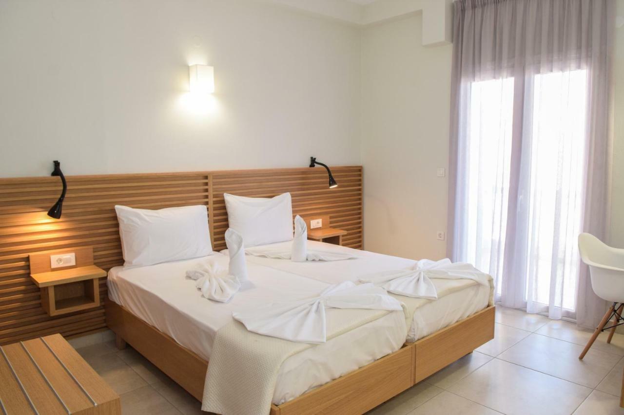 Mithos Premium Rooms Agia Marina Exterior foto